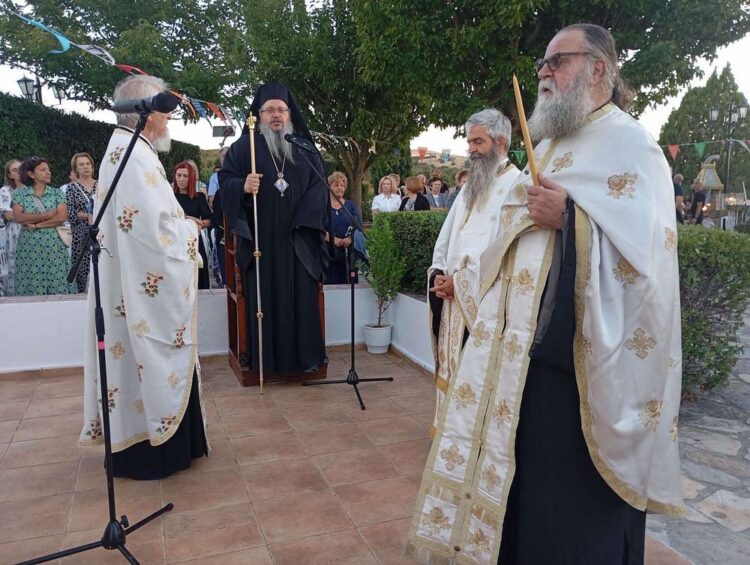 Ο Εσπερινός της Παναγίας της Μυρτιδιώτισσας στον Κυπάρισσο