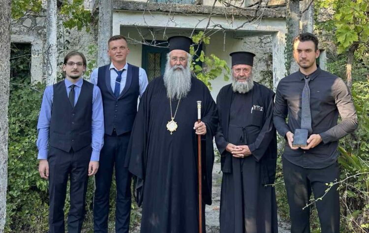 Ο ΜΗΤΡΟΠΟΛΙΤΗΣ ΚΙΤΡΟΥΣ ΓΕΩΡΓΙΟΣ  ΣΤΗΝ ΠΑΤΡΙΚΗ ΟΙΚΙΑ ΣΤΟΥ ΑΓΙΟΥ ΓΕΡΑΣΙΜΟΥ ΥΜΝΟΓΡΑΦΟΥ