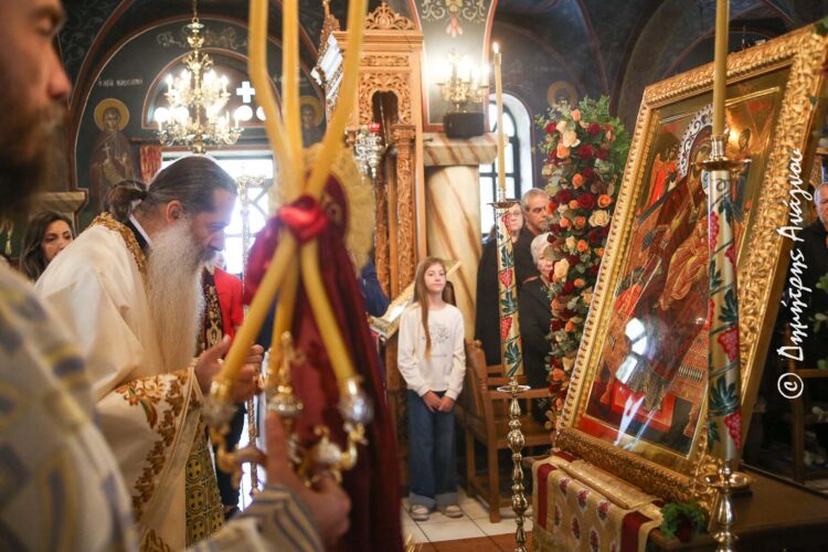 Η νεολαία της Μαλεσίνας υποκλίθηκε ευλαβικά στην Παναγία την Παντάνασσα