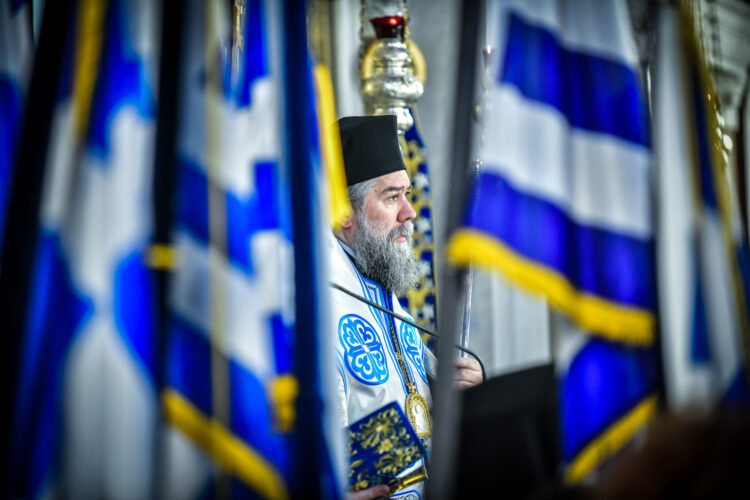 «Κλείσε μέσα στην καρδιά σου την Ελλάδα και θα νιώσεις κάθε είδους μεγαλείο!