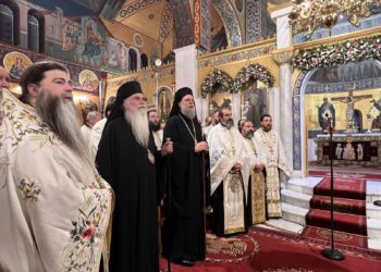 Πολυαρχιερατικός Εσπερινός Συνάξεως Παναγίας Βουρλιώτισσας και υποδοχή Τιμίου Ξύλου στη Ν. Φιλαδέλφεια