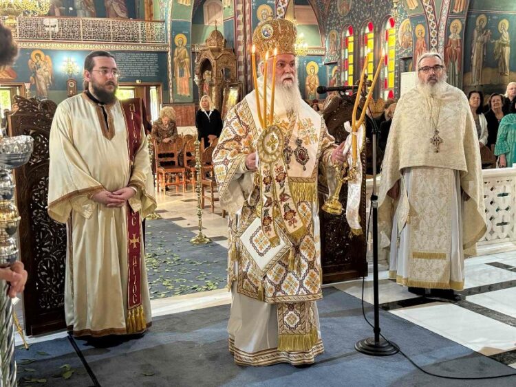 Ο Τοποτηρητής της Ι.Μ. Κορίνθου στον Ι.Ν. Μεταμορφώσεως Κιάτου