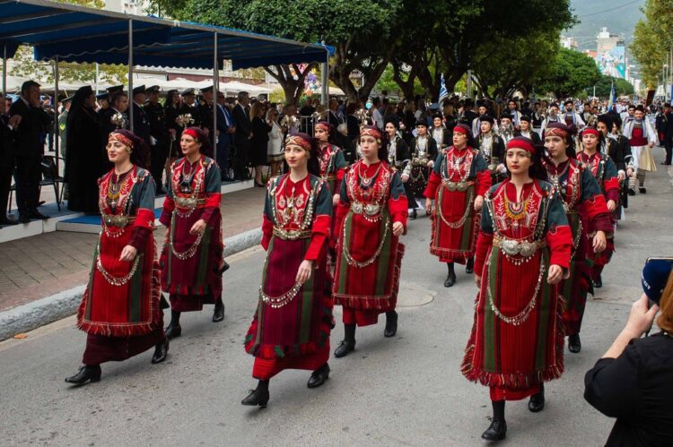 Με λαμπρότητα και συγκίνηση η Καλαμάτα τίμησε την Εθνική Επέτειο της 28ης Οκτωβρίου