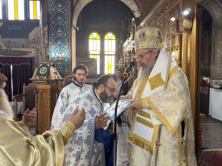 Ο Μητρ. Λαρίσης απένειμε το οφφίκιο του Συγκέλλου στον εφημέριο της ενορίας Ριζομύλου