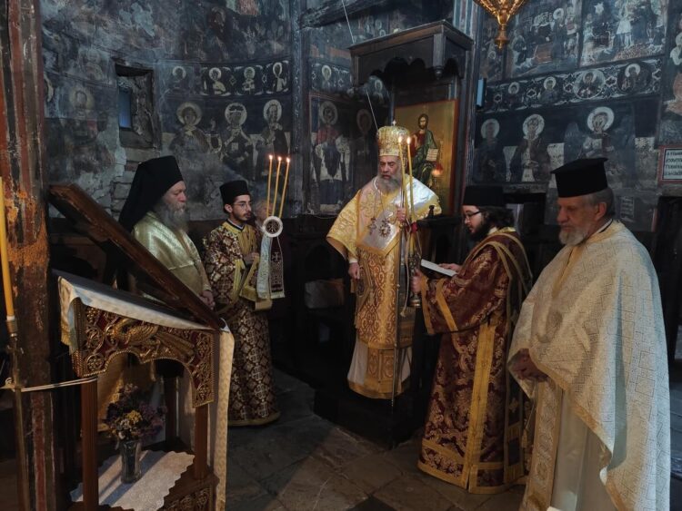 Τιμώντας τον όσιο Στυλιανό: Θεία Λειτουργία στην Ι.Μ. Αγίας Τριάδος Σάικας