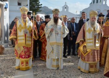 Χαρμοσύνως η Νάξος τίμησε την Παναγία την «Χρυσοπολίτισσα»