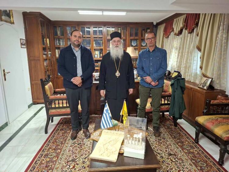 ΕΘΙΜΟΤΥΠΙΚΗ ΕΠΙΣΚΕΨΗ  ΤΟΥ ΣΥΛΛΟΓΟΥ ΕΠΑΓΓΕΛΜΑΤΙΩΝ ΑΡΧΑΙΑΣ ΚΟΡΙΝΘΟΥ «Η ΤΡΙΗΡΗΣ» ΣΤΟΝ ΣΕΒ. ΜΗΤΡΟΠΟΛΙΤΗ ΠΑΥΛΟ