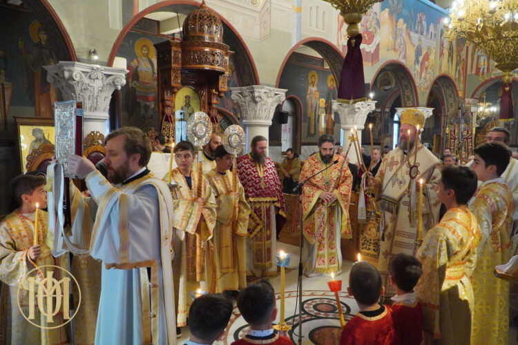 Η Θεία Λειτουργία στην Πανήγυρη των Αγίων Αναργύρων Ακροπόλεως