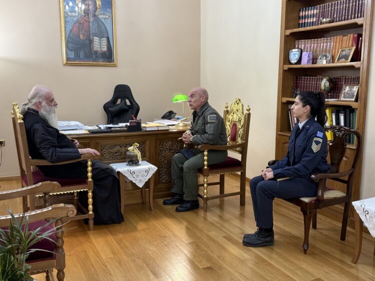 Στον Μητροπολίτη Μαντινείας οι Διοικητές των Στρατιωτικών Μονάδων της Τρίπολης