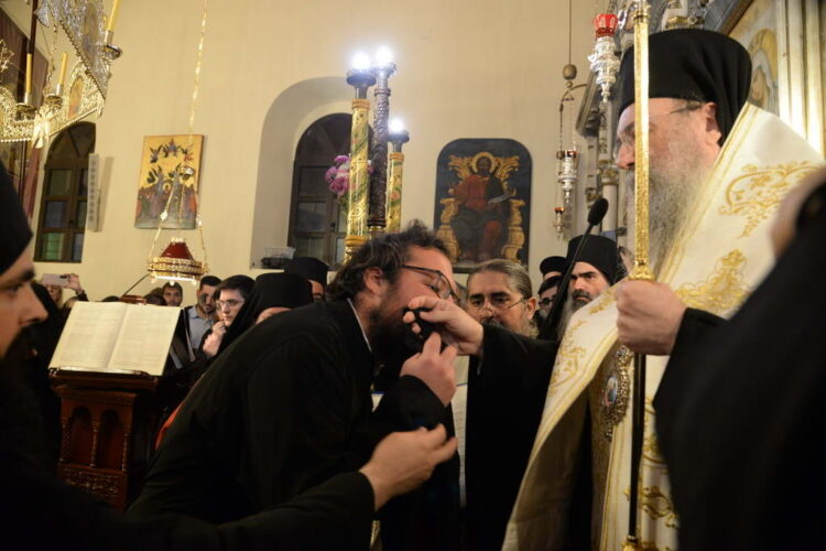 Κουρά Μοναχοῦ στὴν Ἱερὰ Μητρόπολη Πατρῶν