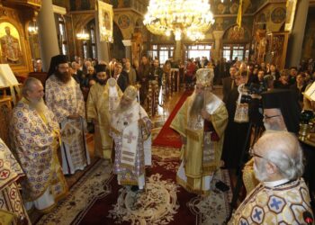 ΑΡΧΙΕΡΑΤΙΚΟΣ ΕΣΠΕΡΙΝΟΣ ΚΑΙ ΑΡΧΙΕΡΑΤΙΚΟ ΣΥΛΛΕΙΤΟΥΡΓΟ ΣΤΟΝ Ι.ΝΑΟ ΑΓΙΟΥ ΝΕΚΤΑΡΙΟΥ ΕΔΕΣΣΗΣ