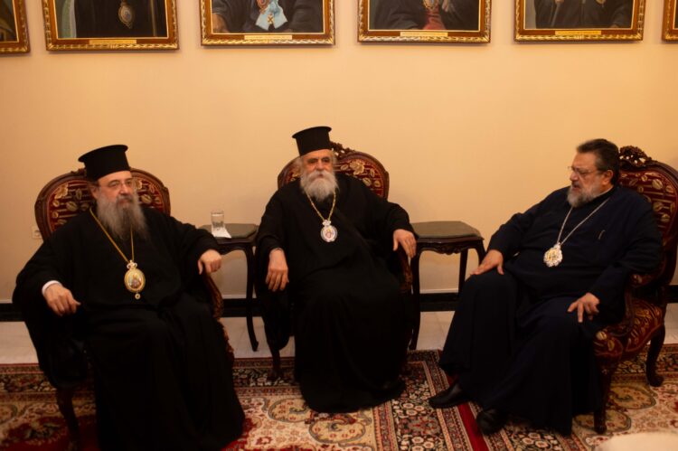 Ευχές στον εορτάζοντα Μητροπολίτη Μεσσηνίας Χρυσόστομο