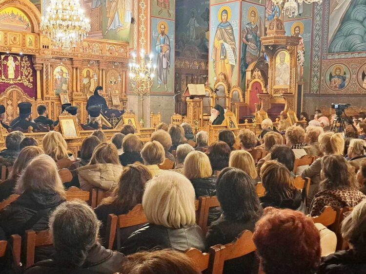 Εξαίρετη διάλεξη για την Οσία Γαβριηλία από την Γερόντισσα Φιλοθέη στον Βόλο