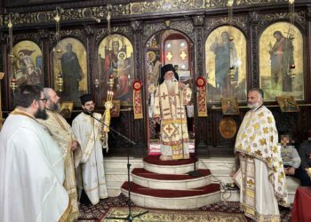 Μαθητική Θεία Λειτουργία στη Δαύλεια