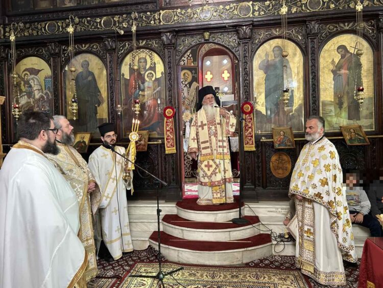 Μαθητική Θεία Λειτουργία στη Δαύλεια