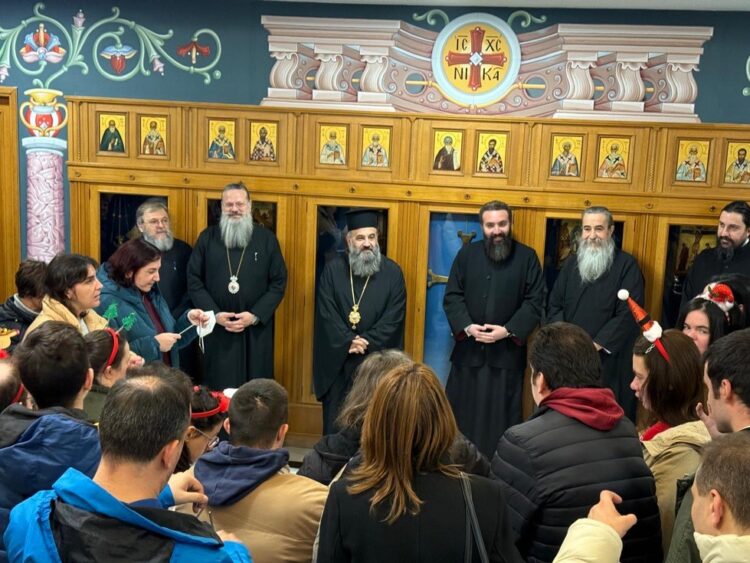 Εορταστικά κάλαντα στην Ιερά Σύνοδο