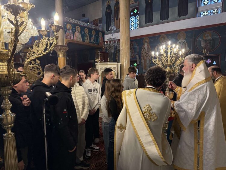 Αρχιερατική Θεία Λειτουργία υπέρ των μαθητών του Γυμνασίου και του Λυκείου Διακοπτού