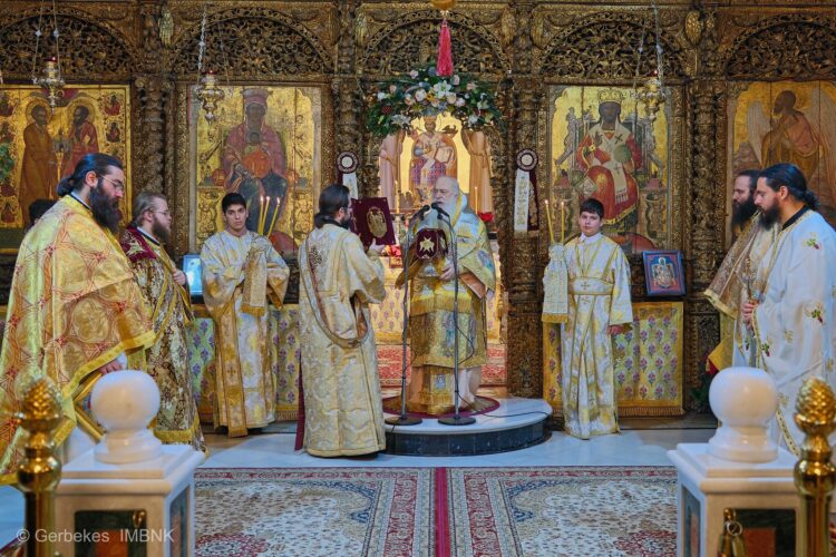 Χριστουγεννιάτικη θεία Λειτουργία στην Ιερά Μητρόπολη Βεροίας