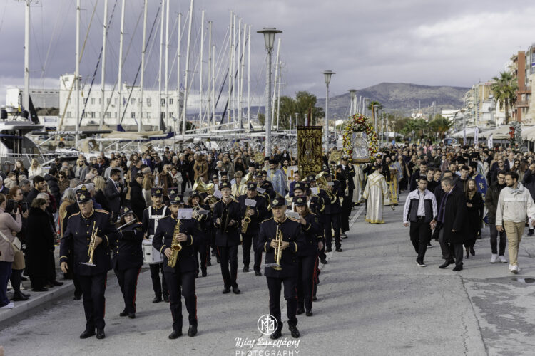 Με λαμπρότητα ο Βόλος τίμησε τον Προστάτη του Άγιο Νικόλαο