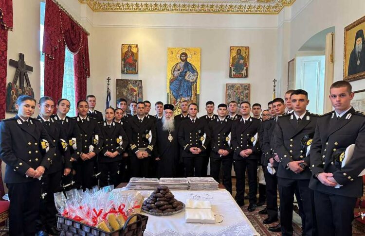 Ἐπίσκεψη Πρωτοετῶν Δοκίμων Σημαιοφόρων Λ.Σ. στόν Μητρ. Σάμου