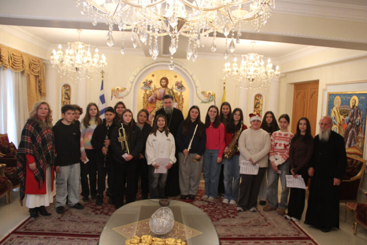 Καλαντιστές των Χριστουγέννων  «πλημμύρισαν» για μία ακόμη ημέρα το Επισκοπείο Σερρών