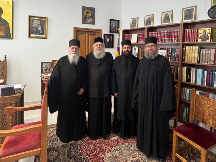 Επίσκεψη του Γέροντος Νεκταρίου στη Νάξο και συνάντηση με τον Μητρ. Παροναξίας