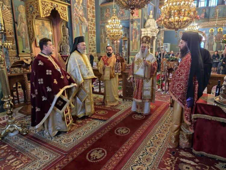 Η ΣΥΝΑΞΗ ΤΗΣ ΘΕΟΤΟΚΟΥ ΣΤΟ ΒΑΣΙΛΙΚΟ ΧΑΛΚΙΔΟΣ