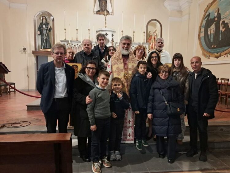 ΟΤΑΝ Η ΕΥΛΟΓΙΑ ΤΑΞΙΔΕΥΕΙ: Η ΦΟΤΖΙΑ ΣΤΗΝ ΑΓΚΑΛΙΑ ΤΟΥ ΘΕΟΦΙΛΕΣΤΑΤΟΥ ΕΠΙΣΚΟΠΟΥ ΣΚΟΠΕΛΟΥ κ. ΝΙΚΟΔΗΜΟΥ