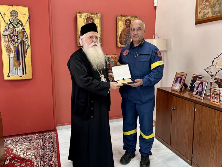 Επίσκεψη Δ/τού Πυροσβεστικής Υπηρεσίας Ν. Μαγνησίας στον Μητρ. Δημητριάδος