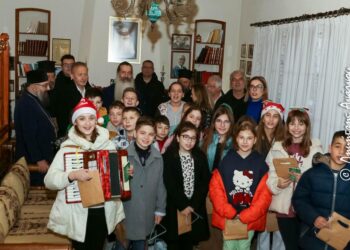 Πλημμύρισε παιδικές μελωδίες το Ιερό Επισκοπείο Σπερχειάδος