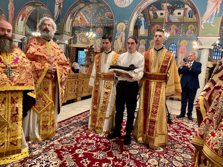 Χειροθεσία Αναγνώστου στον Ιερό Ναό Αναλήψεως του Χριστού Βόλου