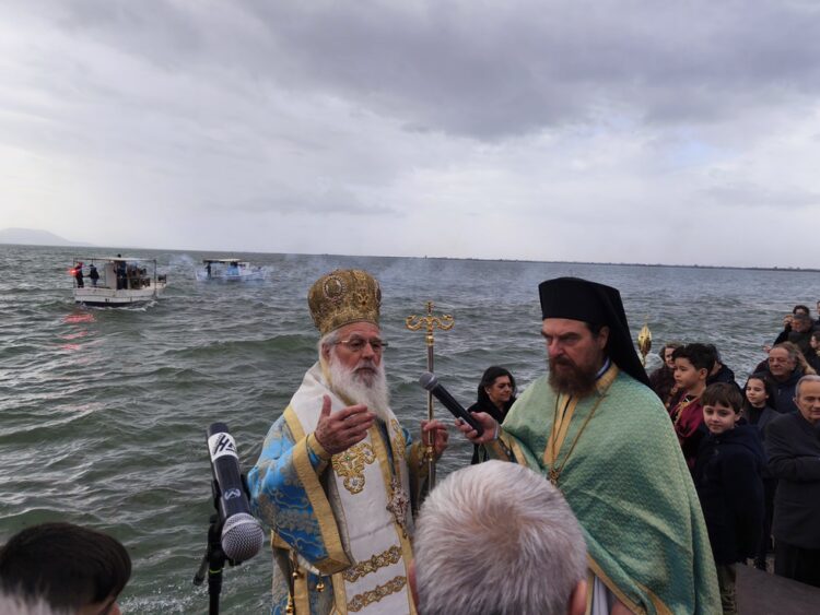 Ο Αγιασμός των Υδάτων στο Μενίδι