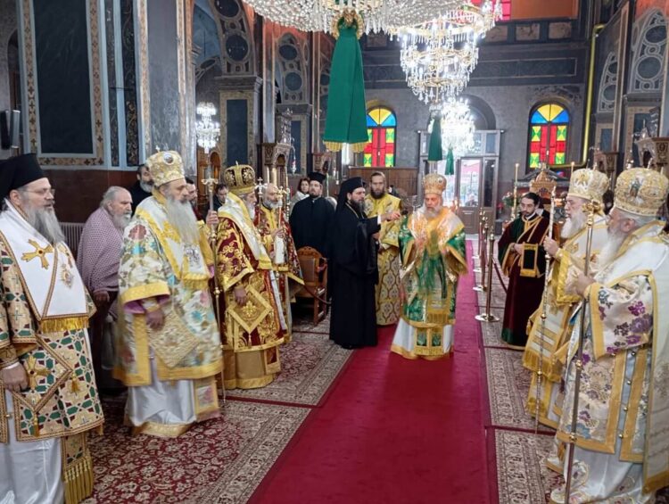 Πολυαρχιερατικό συλλείτουργο για τα ονομαστήρια του Μητρ. Θεσσαλιώτιδος  Τιμοθέου