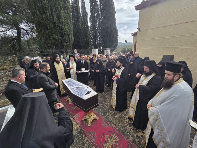 Η Εξόδιος Ακολουθία της μακαριστής Παναρέτης μοναχής της Ι. Μ. Καλτεζών