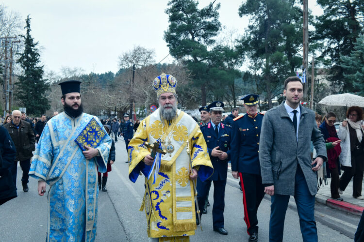 Σερρών Θεολόγος: «Σήμερον τα άνω τοις κάτω συνεορτάζει και τα κάτω τοις άνω συνομιλεί!»