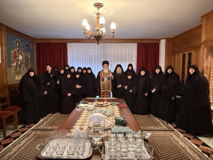 Κοπή πρωτοχρονιάτικης πίτας στην Ιερά Μονή Αγίου Ιωάννου του Θεολόγου Βερίνου