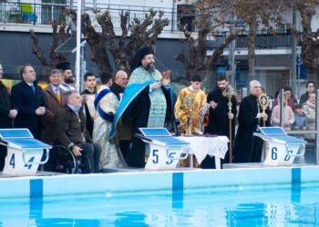Ο Αγιασμός των υδάτων στο κολυμβητήριο Καλαμάτας
