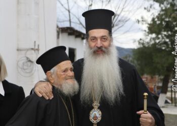 Φθιώτιδος Συμεών: Υποκλίνομαι στον ιερέα μου, που έκλεισε τα 100 και συνεχίζει να ιερουργεί!