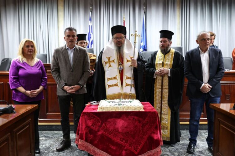 Βασιλόπιτα στο Δημοτικό Συμβούλιο του Δήμου Λαρισαίων