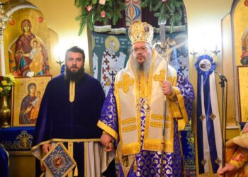 Χειροθεσία Οικονόμου από τον Μητρ. Λαρίσης και Τυρνάβου