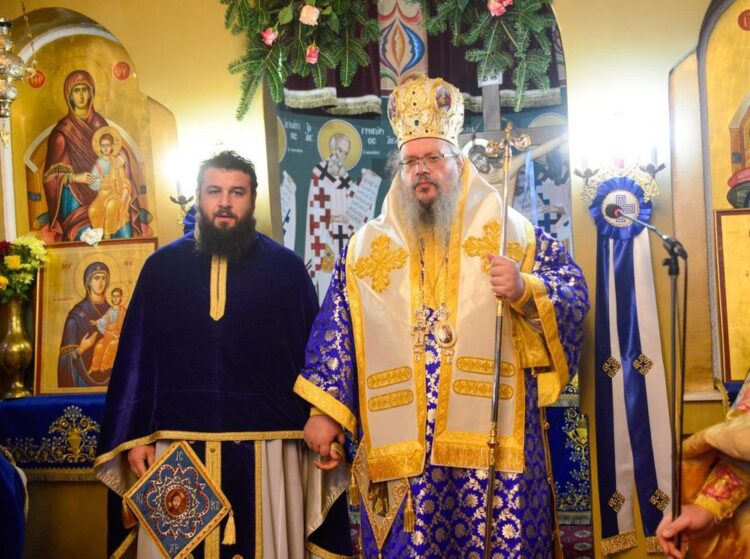 Χειροθεσία Οικονόμου από τον Μητρ. Λαρίσης και Τυρνάβου