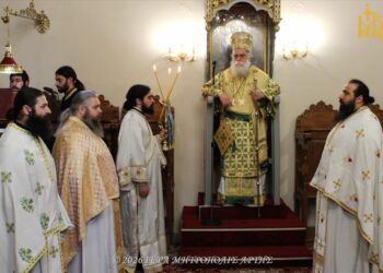 «Η πίστη φωτίζει δρόμους, μέσα στο σκοτάδι»