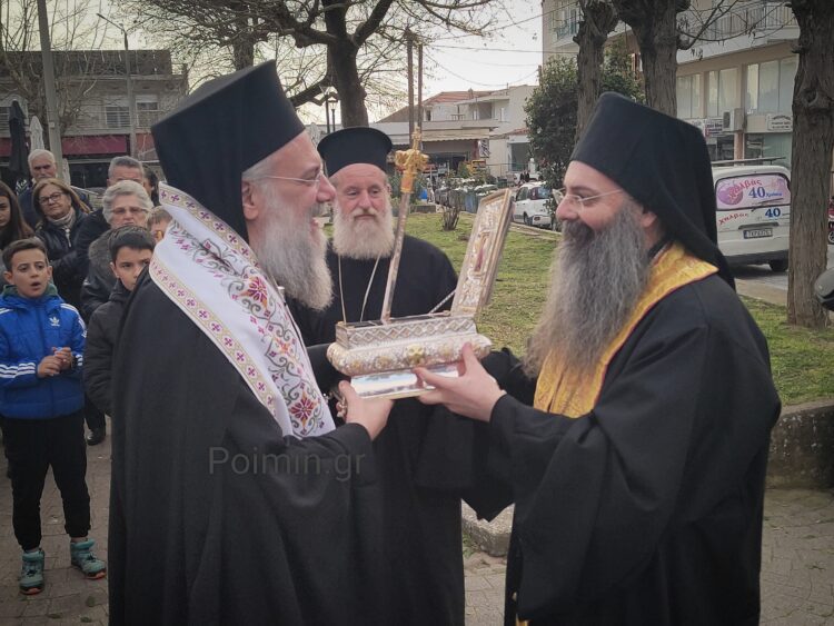 Η Φαρκαδόνα υποδέχθηκε την Τιμία Κάρα του Οσίου Δανιήλ του εκ Τσιοτίου