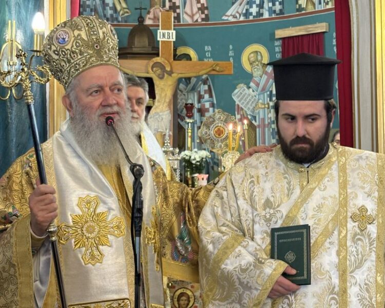 ΧΕΙΡΟΤΟΝΙΑ ΝΕΟΥ ΔΙΑΚΟΝΟΥ ΣΤΗΝ ΙΕΡΑ ΜΗΤΡΟΠΟΛΗ ΧΑΛΚΙΔΟΣ