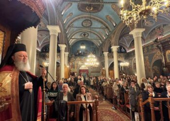 ΟΙ ΠΡΩΤΟΙ ΧΑΙΡΕΤΙΣΜΟΙ ΣΤΟΝ ΜΗΤΡΟΠΟΛΙΤΙΚΟ Ι. ΝΑΟ ΤΗΣ ΧΑΛΚΙΔΟΣ