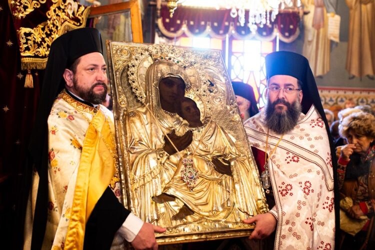 Επέστρεψε στον Θρόνο Της η Παναγία η “Υπαπαντή”.