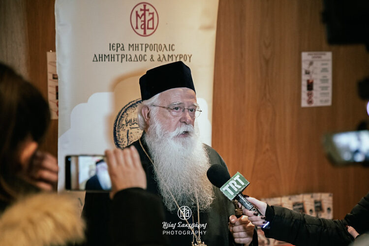 Η Εκκλησία επιμένει συνειδητά στο πρωτότυπο της Ελληνικής γλώσσας