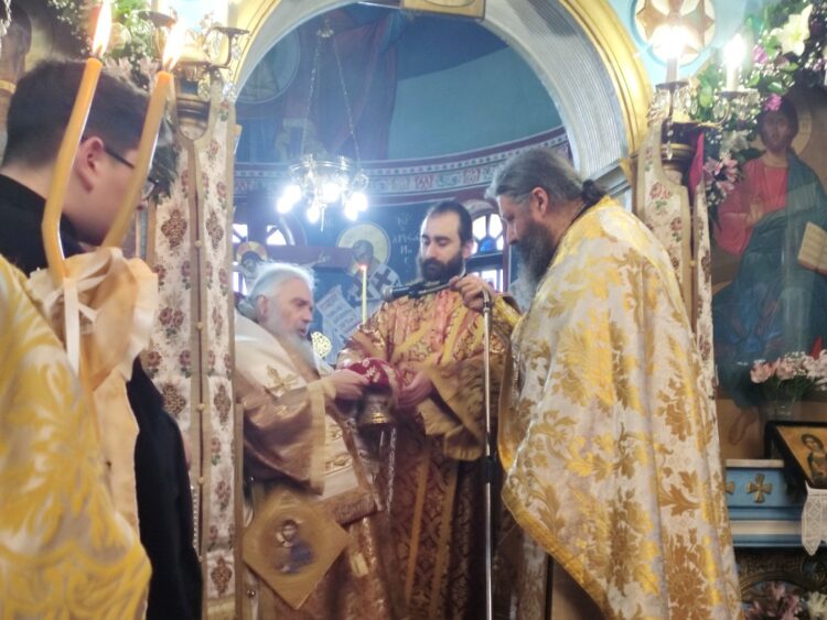 ΑΡΧΙΕΡΑΤΙΚΗ Θ. ΛΕΙΤΟΥΡΓΙΑ ΚΑΙ ΧΕΙΡΟΘΕΣΙΑ ΣΤΟΝ ΑΓ. ΧΑΡΑΛΑΜΠΟ ΔΑΦΝΗΣ