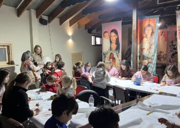 Ξεκίνησαν τα εκπαιδευτικά εργαστήρια των «Φωτίων 2026» της Ι.Μ. Κίτρους με θέμα  «Η μητρότητα μέσα από την Τέχνη»