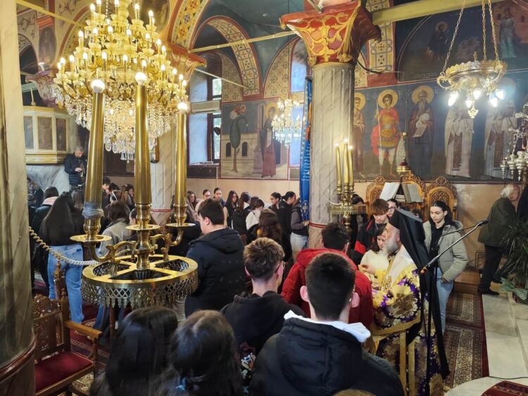 Μαθητική Ακολουθία Προηγιασμένων Τιμίων Δώρων στον Ι.Ν. Αγίου Νικολάου Φαρσάλων